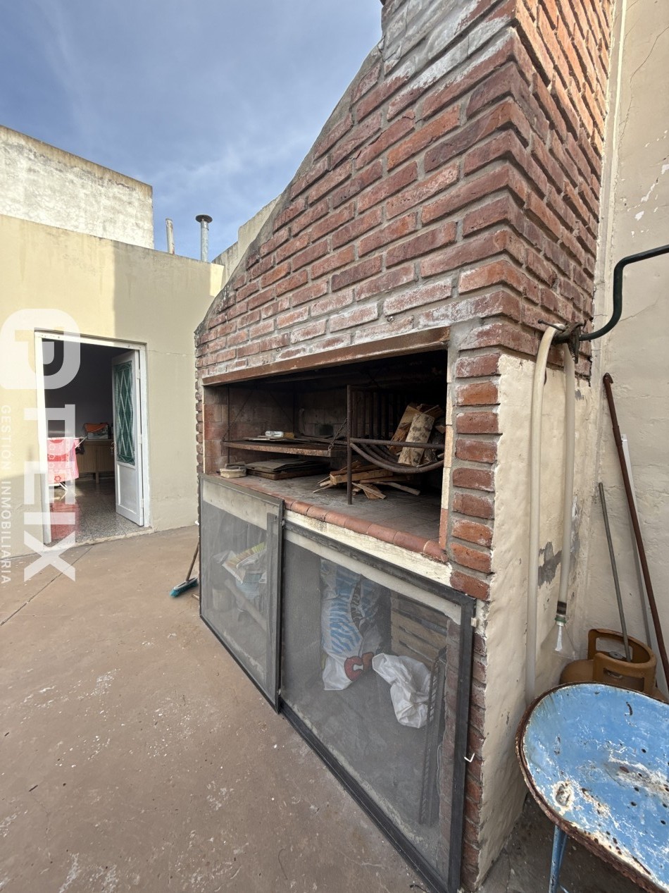 CASA SOBRE GRAN LOTE CENTRICO 
