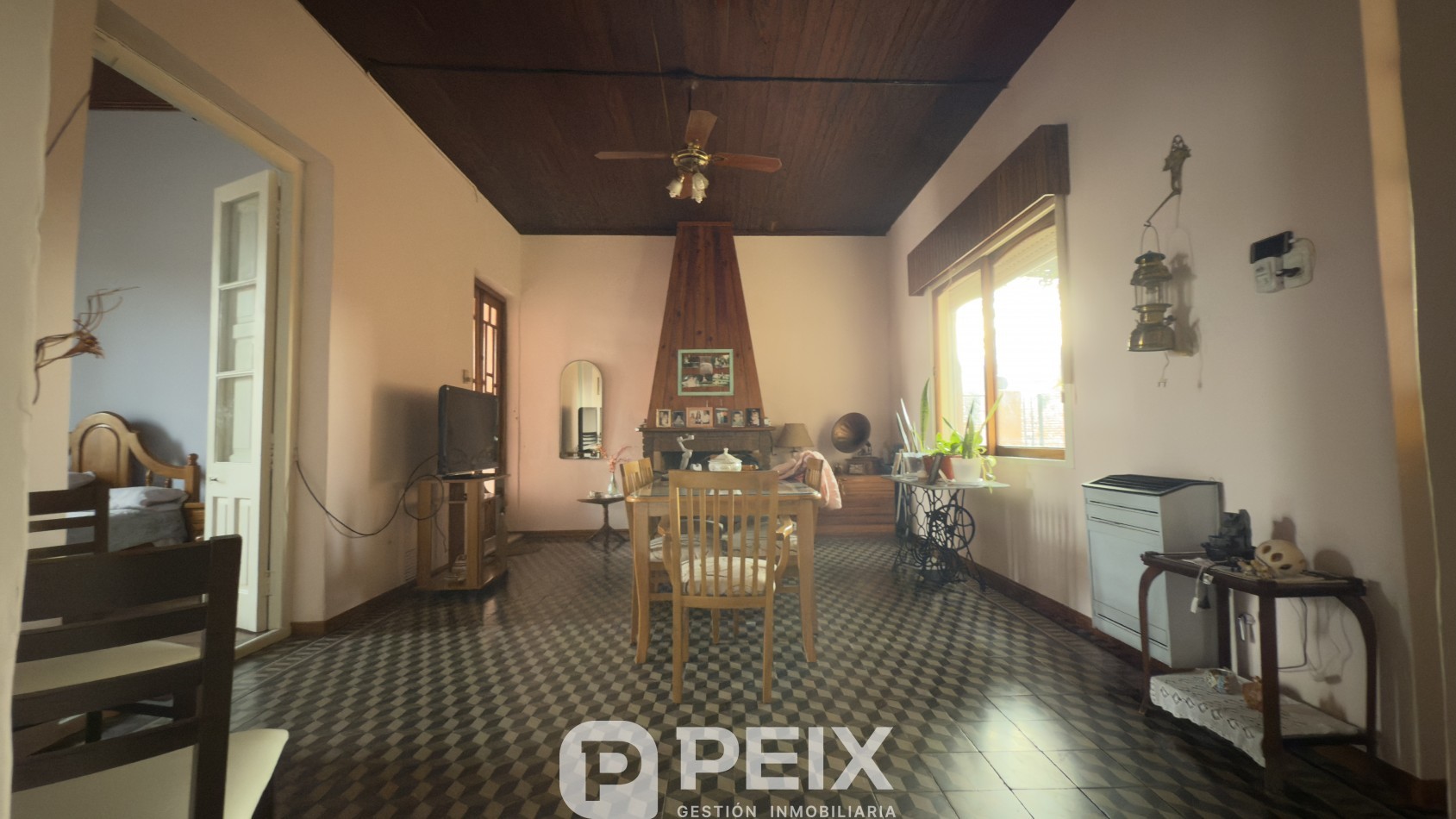 CASA SOBRE GRAN LOTE CENTRICO 