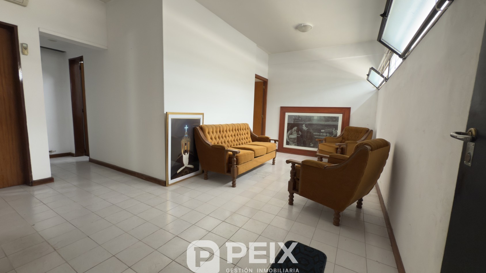 PROPIEDAD MIXTA CON ESPACIO PROFESIONAL Y VIVIENDA