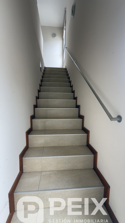 PROPIEDAD MIXTA CON ESPACIO PROFESIONAL Y VIVIENDA