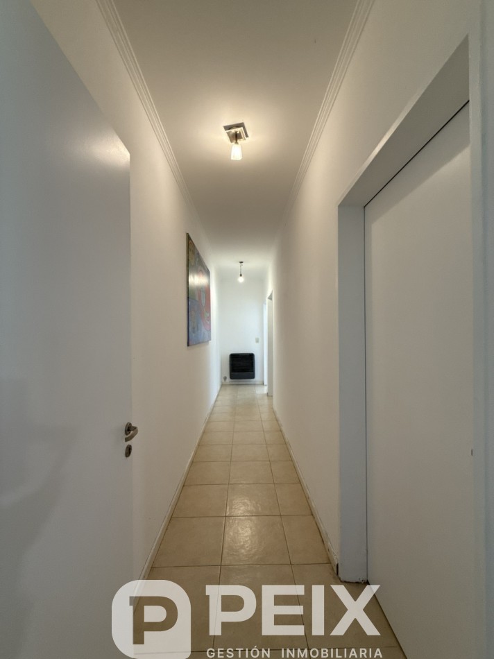 CASA QUINTA CON GRAN PARQUE ARBOLADO