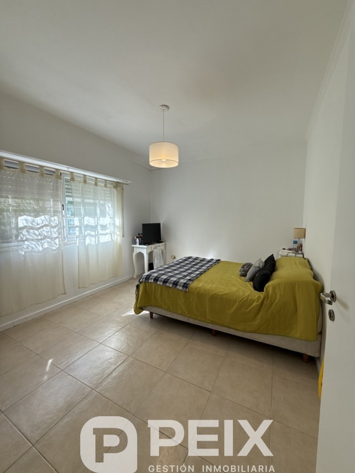 CASA QUINTA CON GRAN PARQUE ARBOLADO