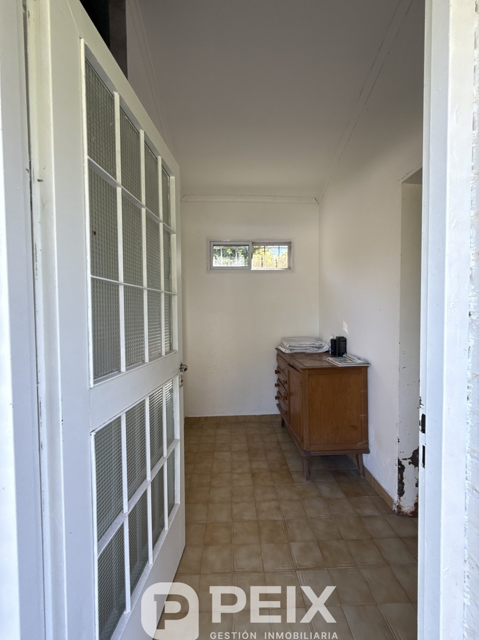 CASA QUINTA CON GRAN PARQUE ARBOLADO