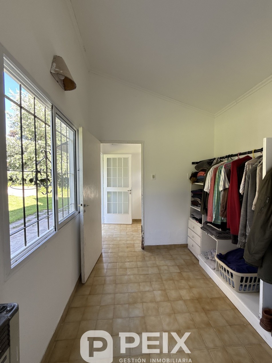 CASA QUINTA CON GRAN PARQUE ARBOLADO