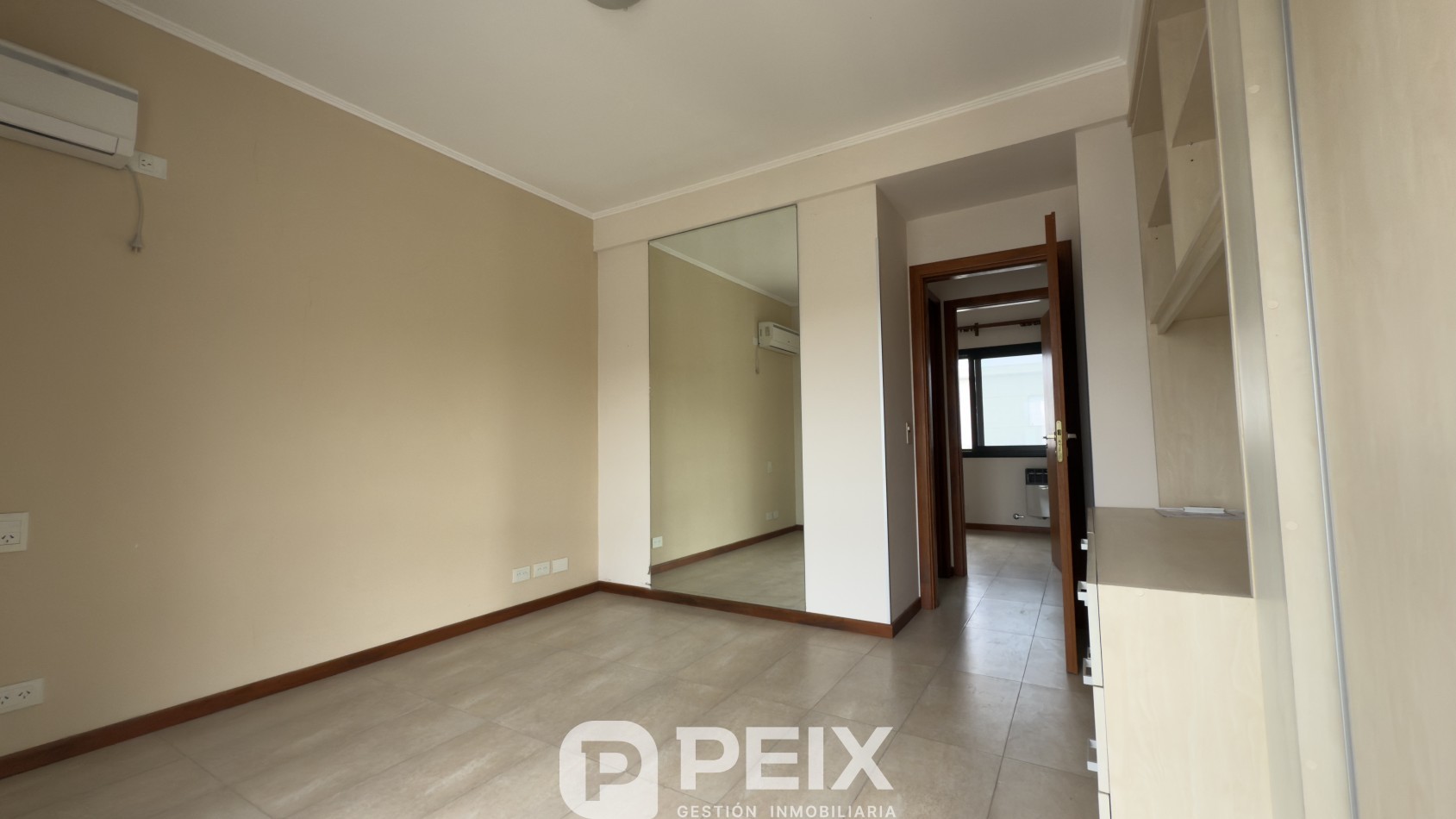 PROPIEDAD MIXTA CON ESPACIO PROFESIONAL Y VIVIENDA