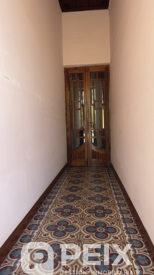 CASA SOBRE GRAN LOTE CENTRICO 