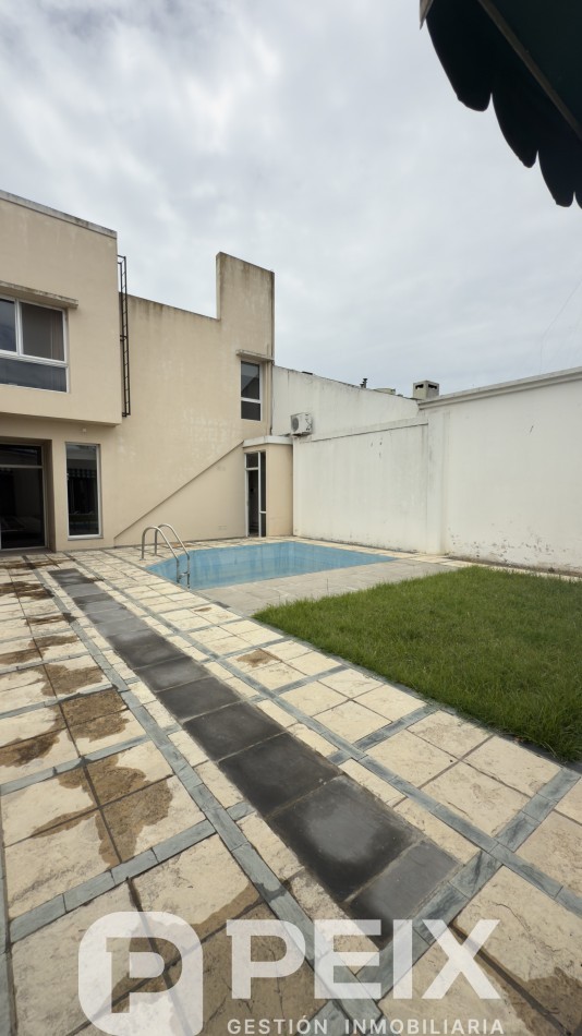 PROPIEDAD MIXTA CON ESPACIO PROFESIONAL Y VIVIENDA