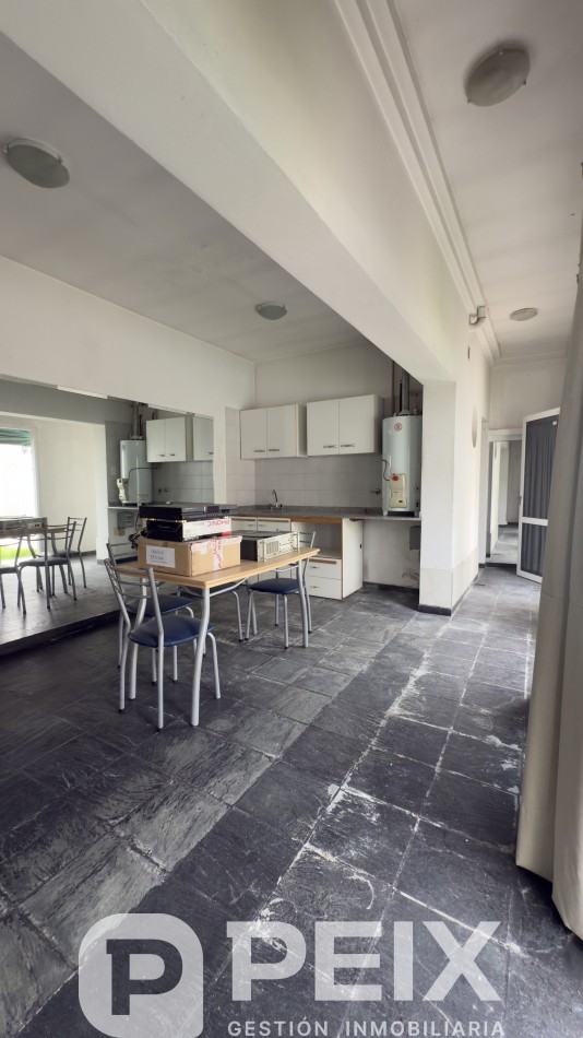 PROPIEDAD MIXTA CON ESPACIO PROFESIONAL Y VIVIENDA