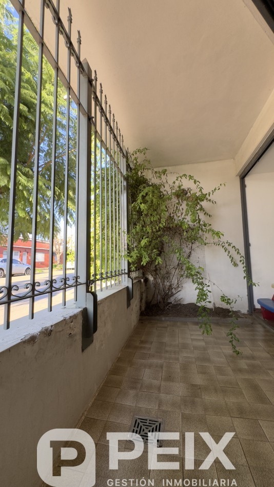 HERMOSA ESQUINA CON DISEÑO Y ARQUITECTURA DE CALIDAD 