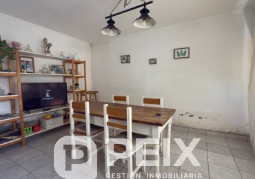 CASA CON AMPLIO LOTE